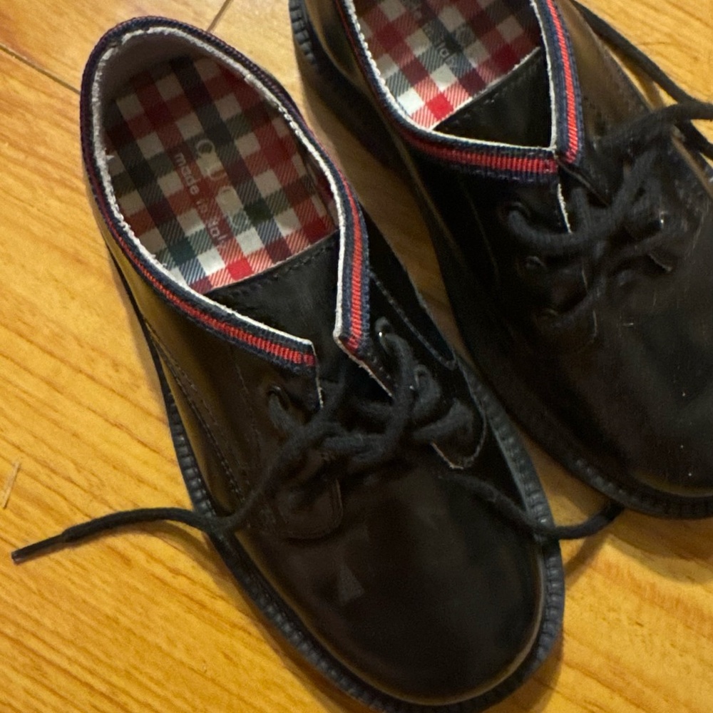 Gucci Black Lace-Up Shoes with Checkered Interior